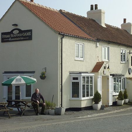 Отель Kings Arms Тирск Экстерьер фото